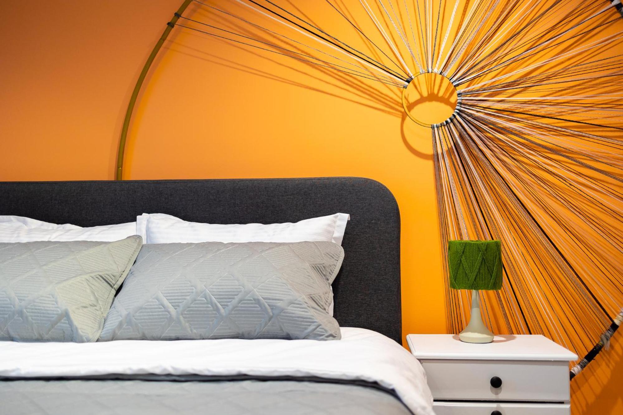 Bed and Breakfast In Longfield Town Кымпулунг-Молдовенеск Экстерьер фото