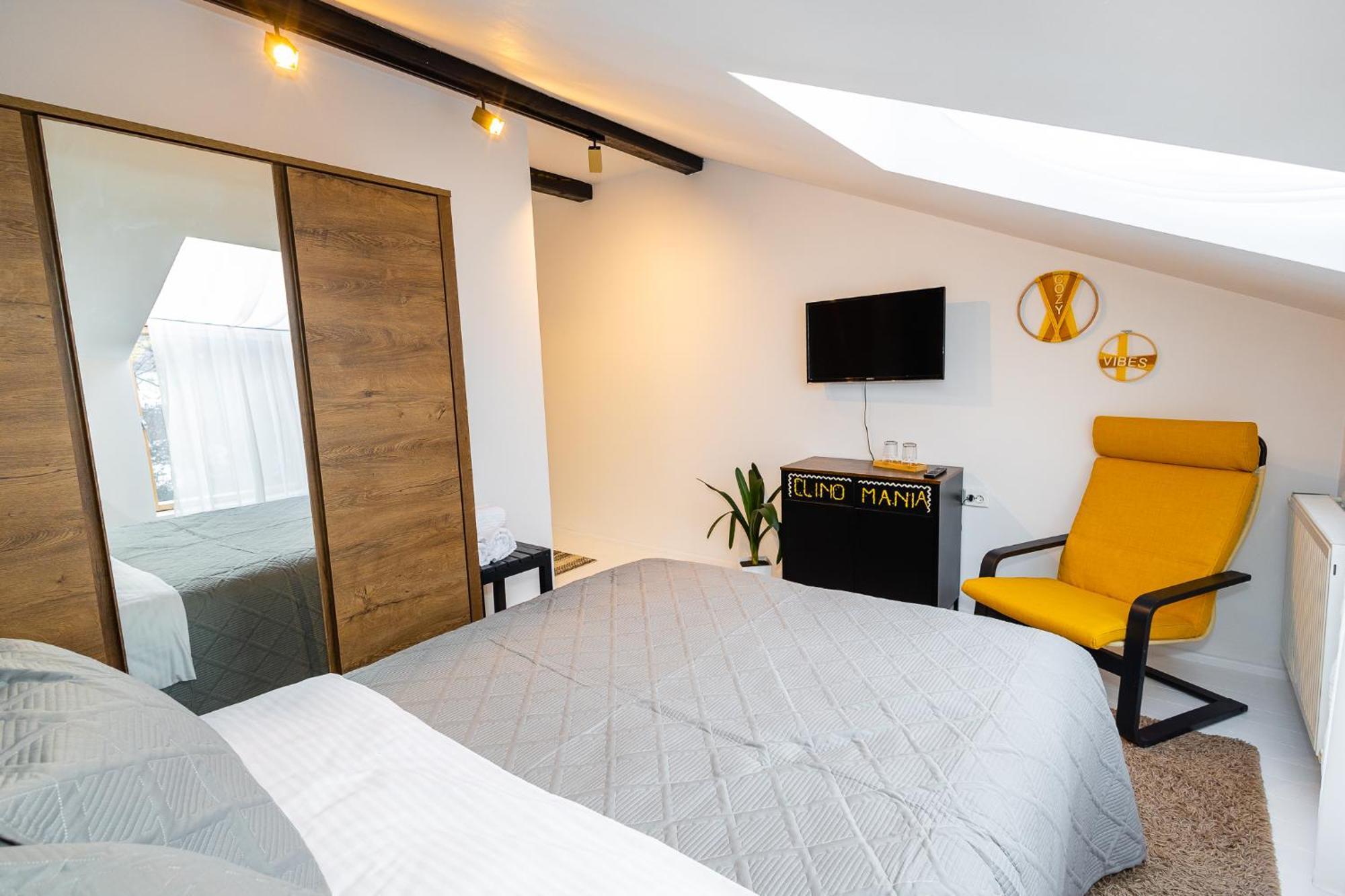 Bed and Breakfast In Longfield Town Кымпулунг-Молдовенеск Экстерьер фото